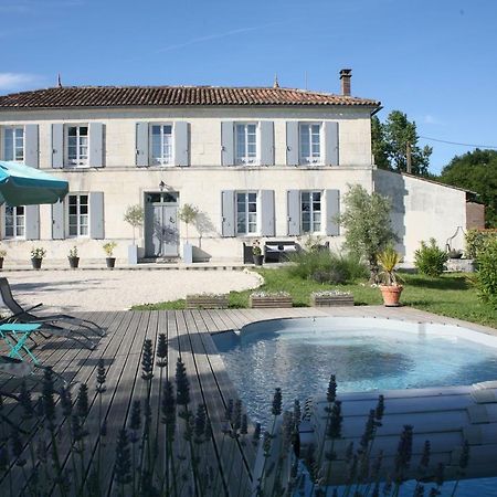 Au Coeur Des Vignes Bed and Breakfast Archiac Εξωτερικό φωτογραφία