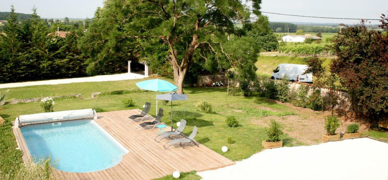 Au Coeur Des Vignes Bed and Breakfast Archiac Εξωτερικό φωτογραφία