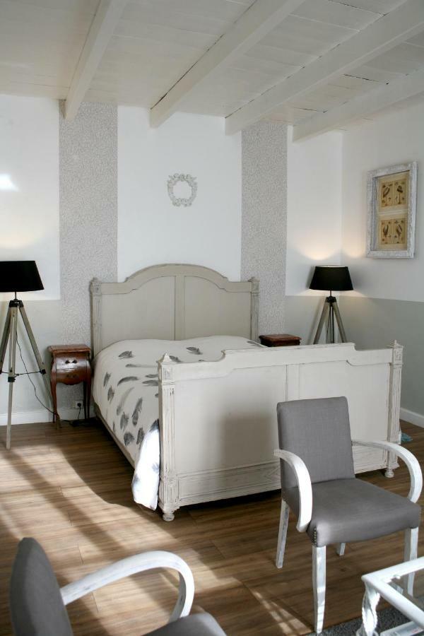 Au Coeur Des Vignes Bed and Breakfast Archiac Εξωτερικό φωτογραφία